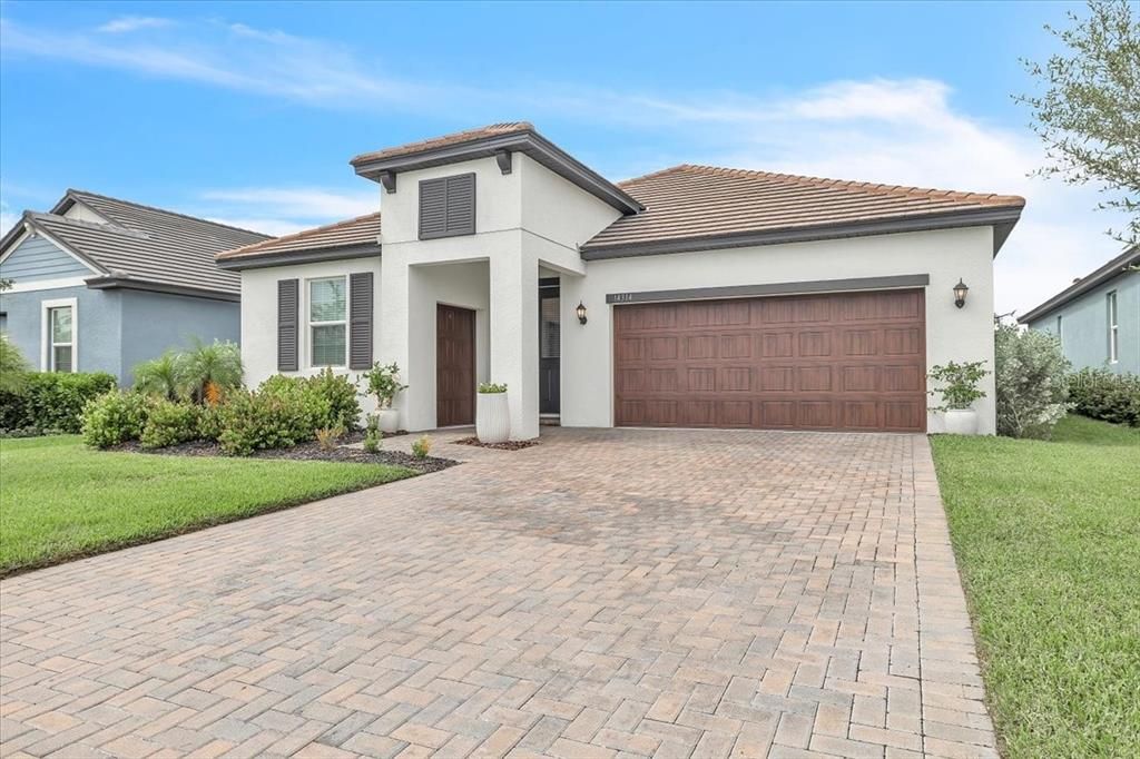 Active With Contract: $474,900 (3 beds, 2 baths, 2129 Square Feet)
