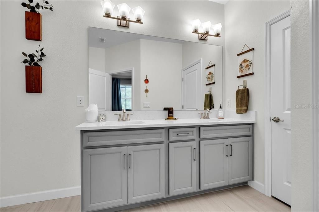 Active With Contract: $474,900 (3 beds, 2 baths, 2129 Square Feet)