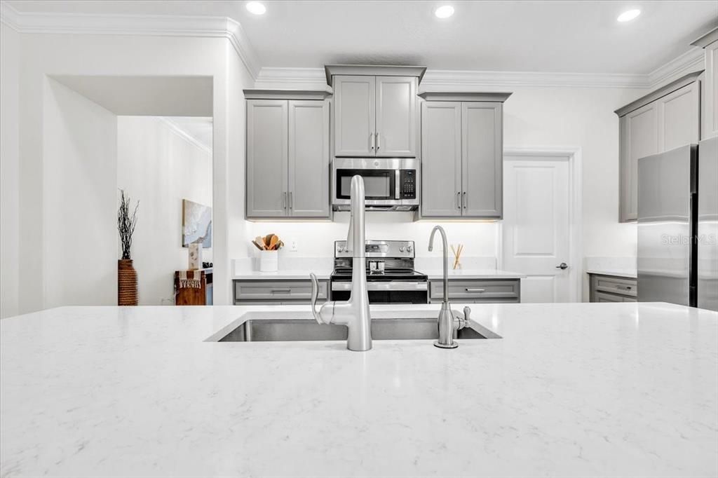Active With Contract: $474,900 (3 beds, 2 baths, 2129 Square Feet)
