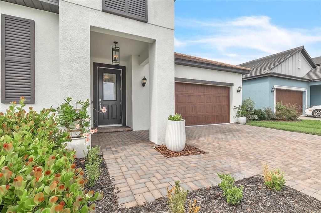 Active With Contract: $474,900 (3 beds, 2 baths, 2129 Square Feet)