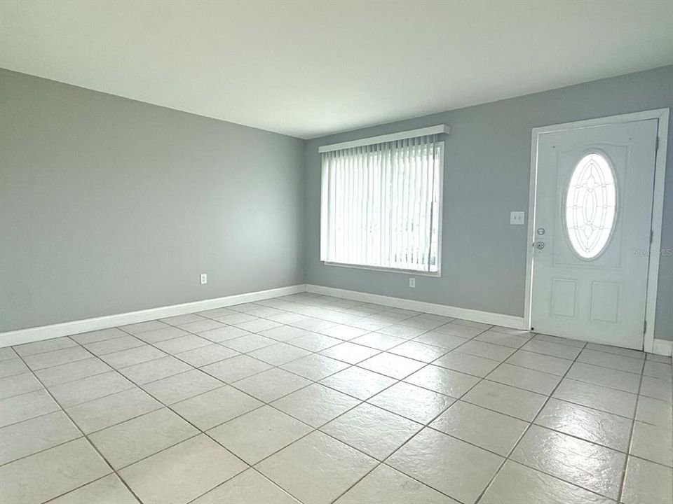 В аренду: $1,900 (2 спален, 1 ванн, 912 Квадратных фут)