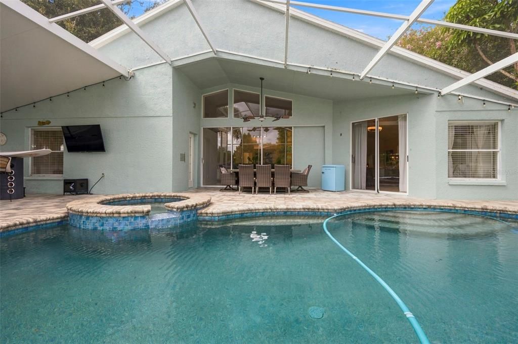 For Sale: $749,000 (4 beds, 3 baths, 2569 Square Feet)