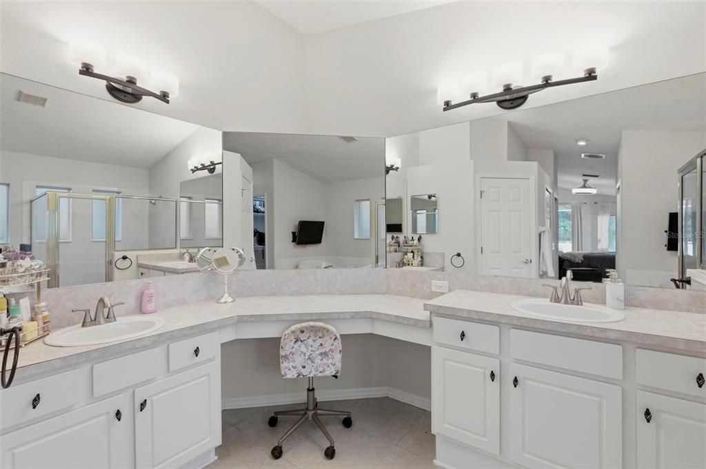 For Sale: $749,000 (4 beds, 3 baths, 2569 Square Feet)