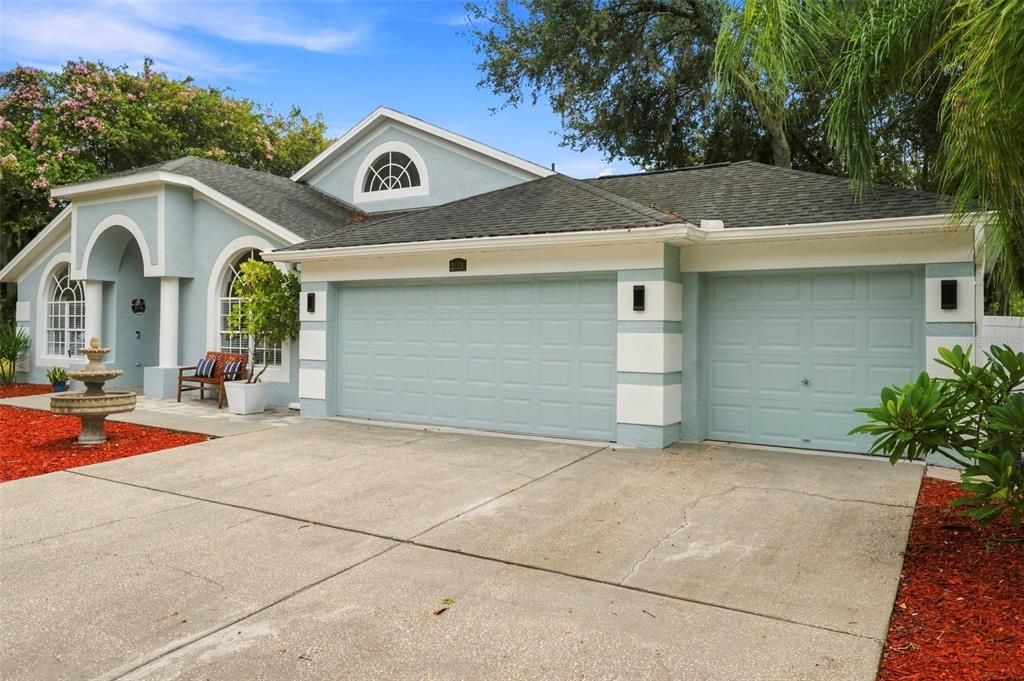 For Sale: $749,000 (4 beds, 3 baths, 2569 Square Feet)