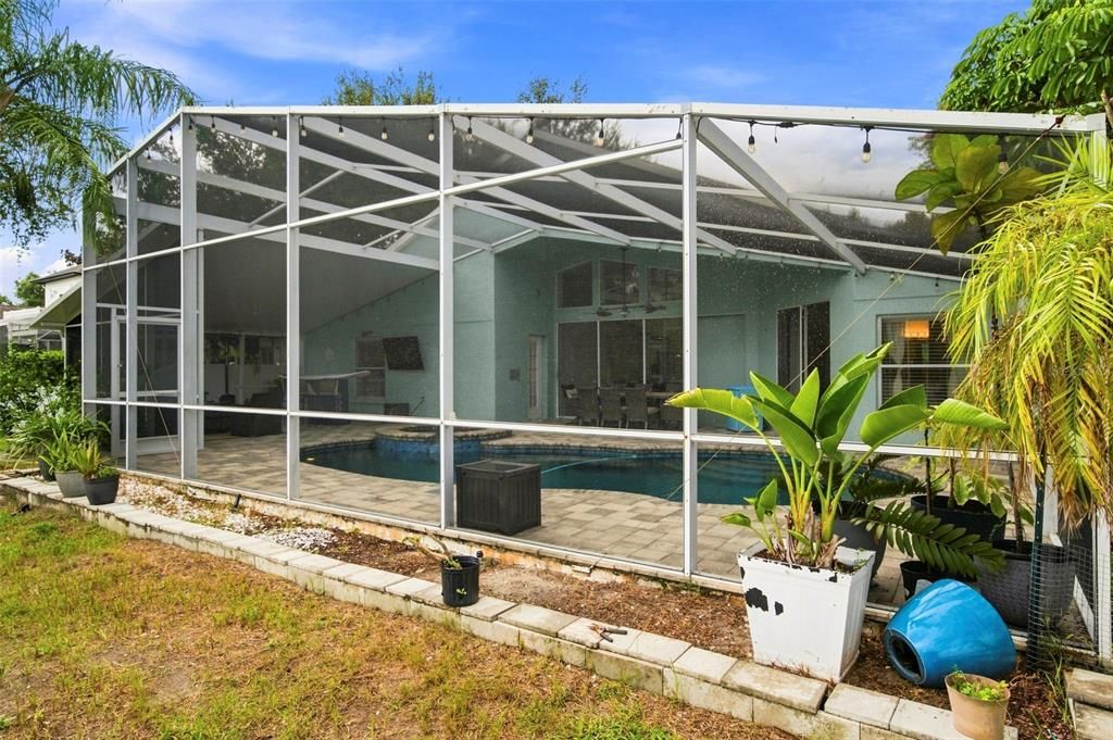 For Sale: $749,000 (4 beds, 3 baths, 2569 Square Feet)