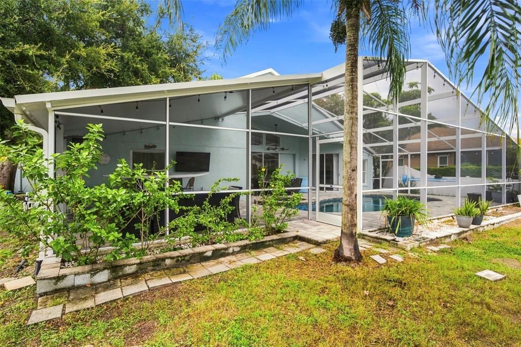 For Sale: $749,000 (4 beds, 3 baths, 2569 Square Feet)