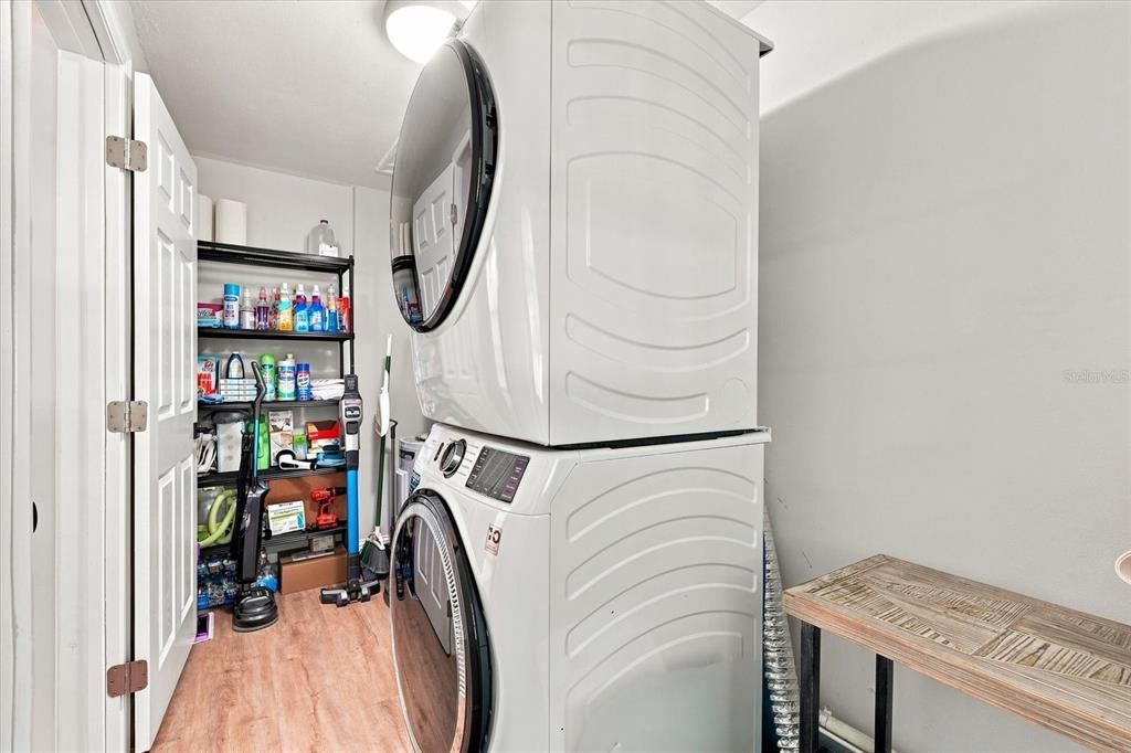 В аренду: $3,499 (2 спален, 2 ванн, 1079 Квадратных фут)