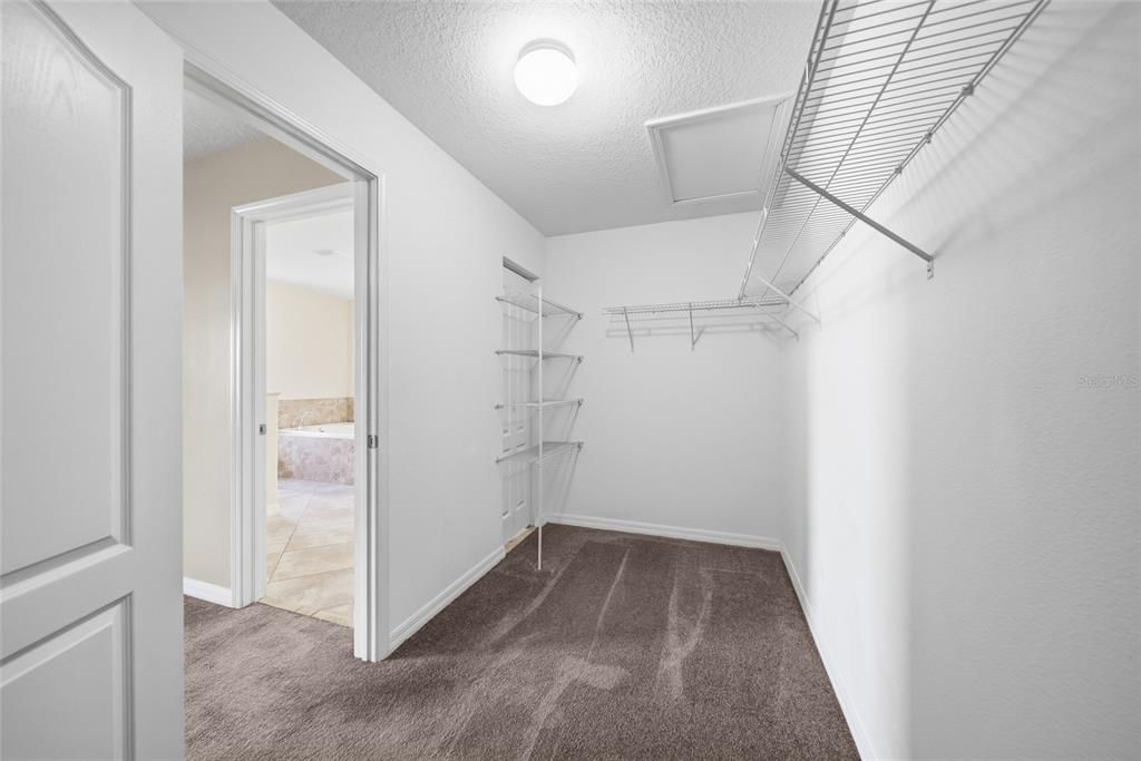 For Rent: $3,995 (7 beds, 4 baths, 4054 Square Feet)