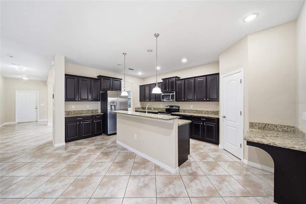 For Rent: $3,995 (7 beds, 4 baths, 4054 Square Feet)