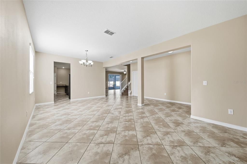 For Rent: $3,995 (7 beds, 4 baths, 4054 Square Feet)