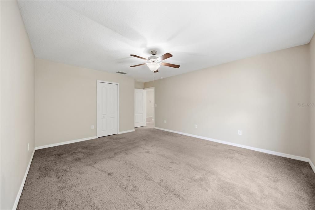 For Rent: $3,995 (7 beds, 4 baths, 4054 Square Feet)