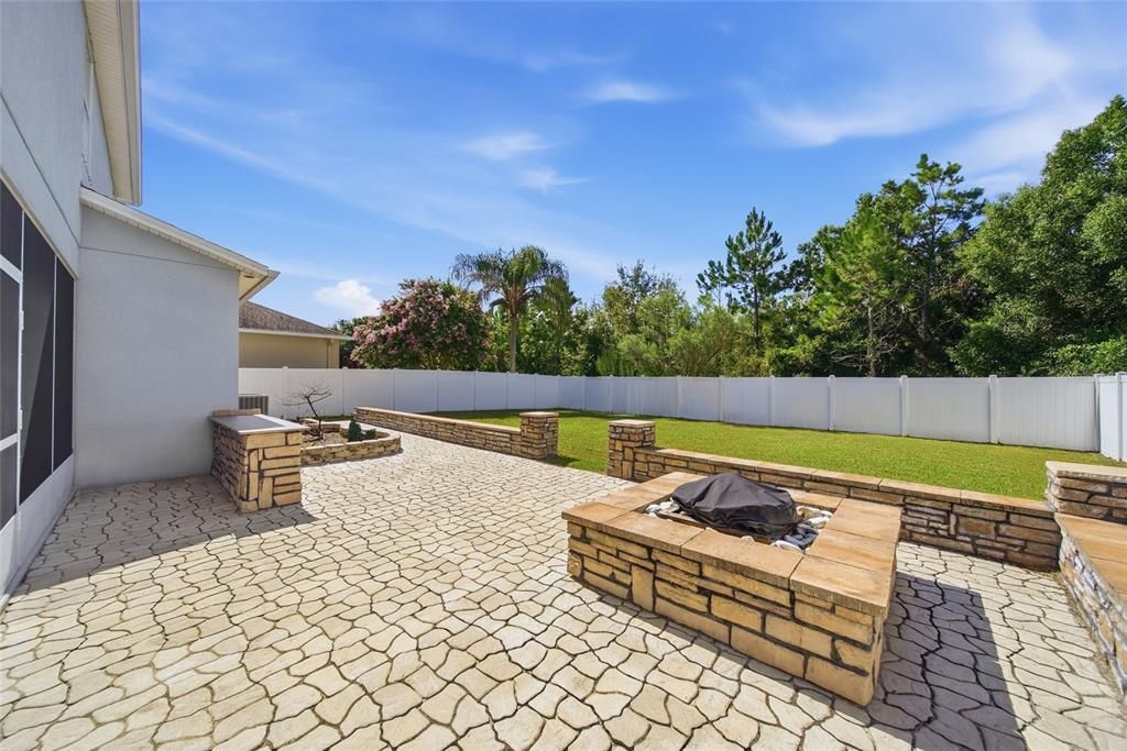For Rent: $3,995 (7 beds, 4 baths, 4054 Square Feet)