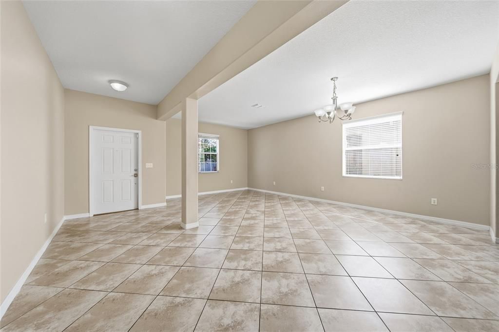 For Rent: $3,995 (7 beds, 4 baths, 4054 Square Feet)