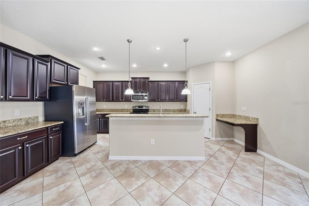 For Rent: $3,995 (7 beds, 4 baths, 4054 Square Feet)