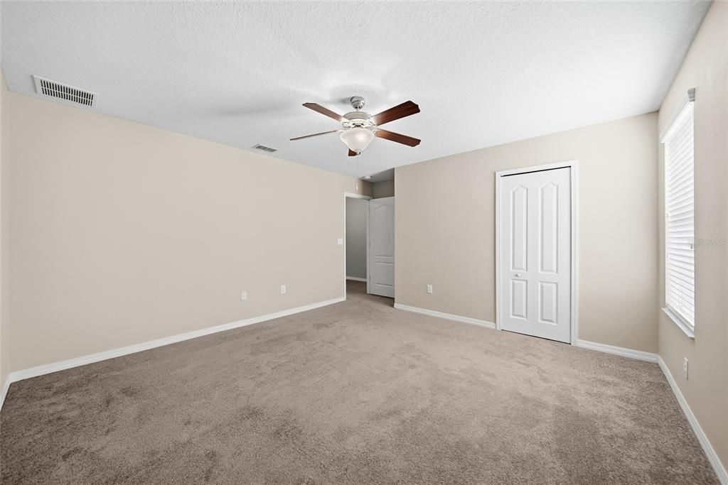For Rent: $3,995 (7 beds, 4 baths, 4054 Square Feet)
