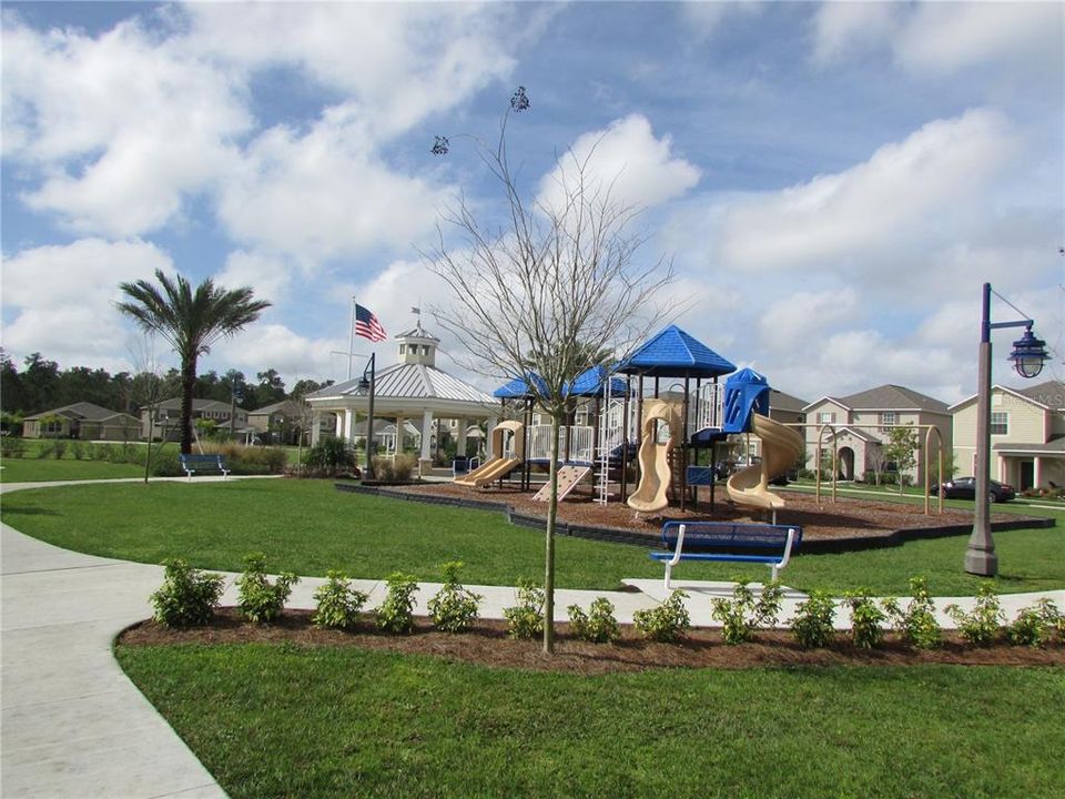 For Rent: $3,995 (7 beds, 4 baths, 4054 Square Feet)