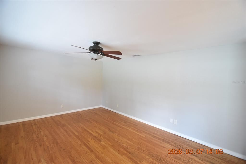 For Rent: $2,450 (3 beds, 2 baths, 1858 Square Feet)