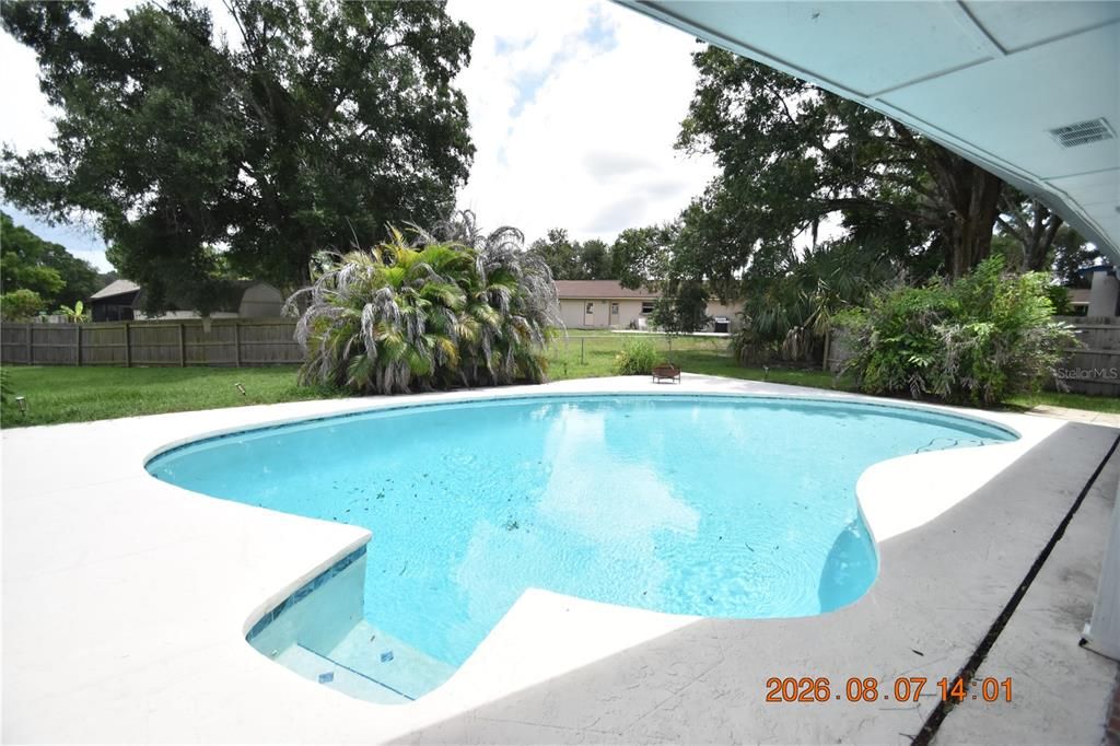 For Rent: $2,450 (3 beds, 2 baths, 1858 Square Feet)