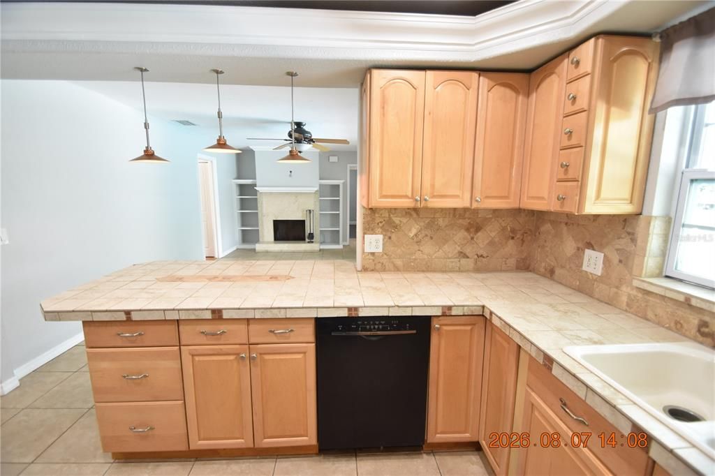 For Rent: $2,450 (3 beds, 2 baths, 1858 Square Feet)
