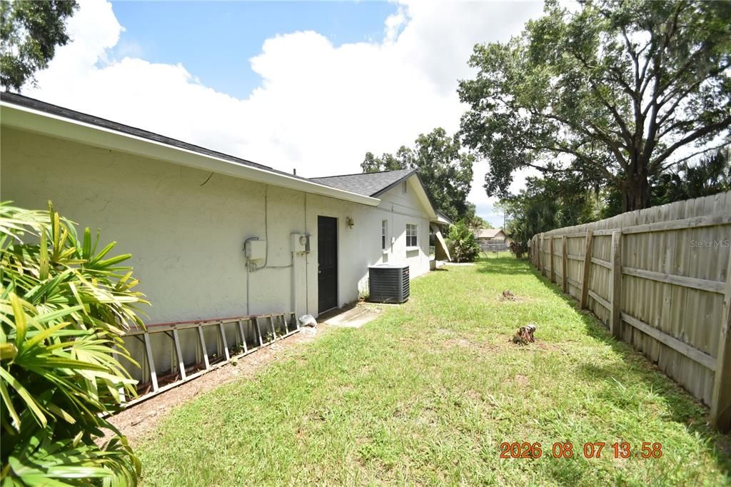 For Rent: $2,450 (3 beds, 2 baths, 1858 Square Feet)