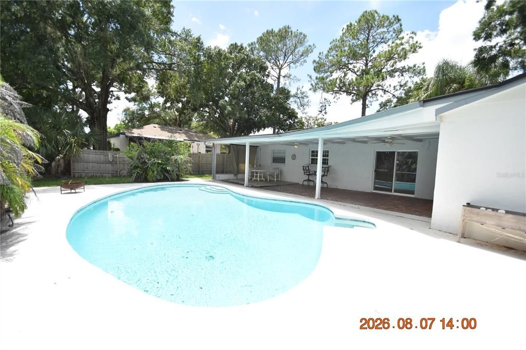 For Rent: $2,450 (3 beds, 2 baths, 1858 Square Feet)