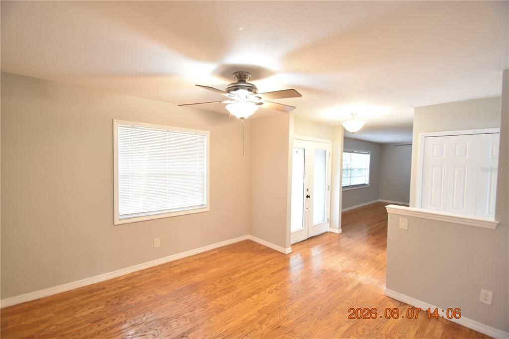 For Rent: $2,450 (3 beds, 2 baths, 1858 Square Feet)