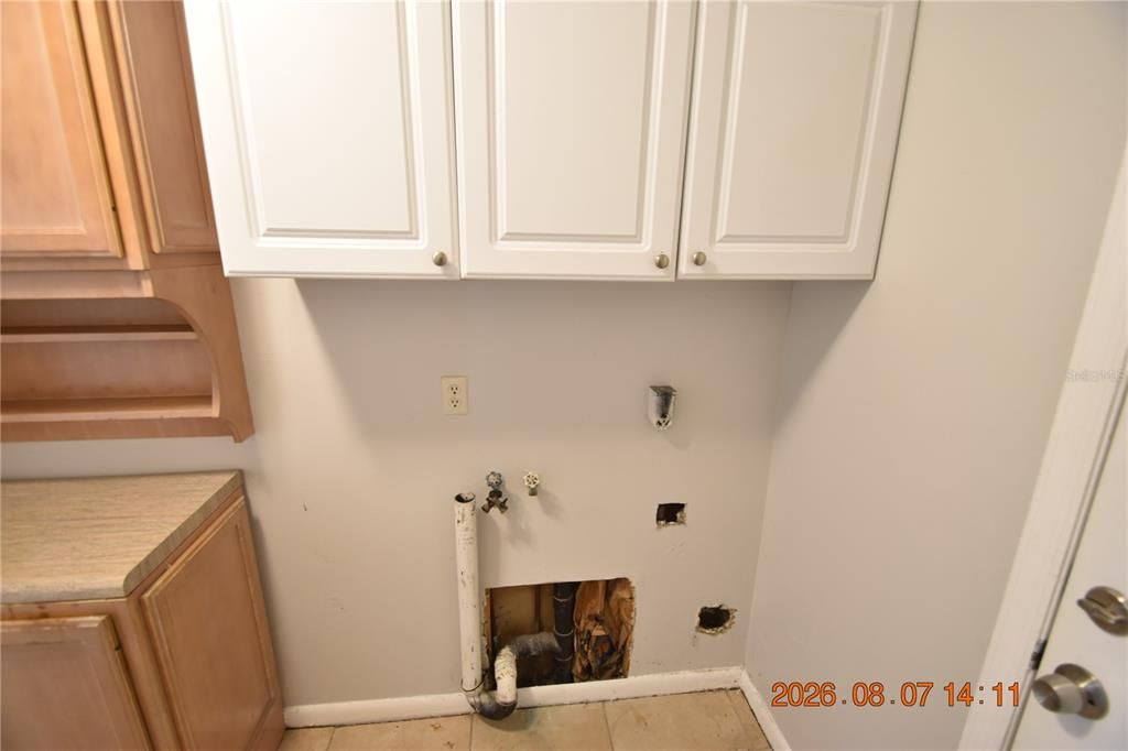For Rent: $2,450 (3 beds, 2 baths, 1858 Square Feet)