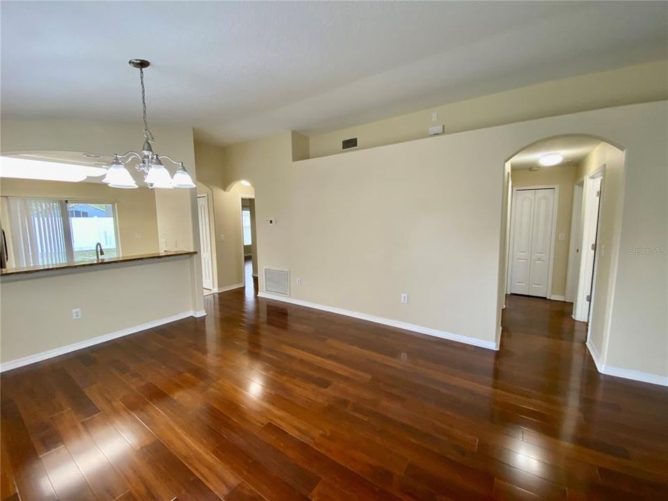 En Renta: $1,995 (3 camas, 2 baños, 1340 Pies cuadrados)