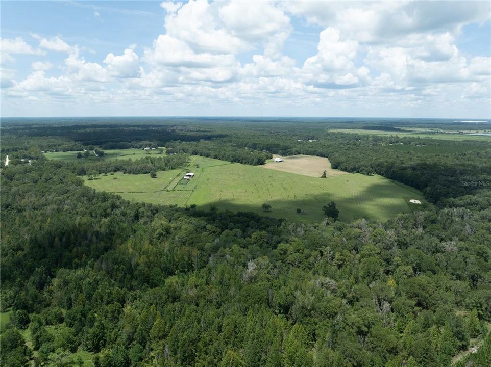 待售: $1,100,000 (121.85 acres)
