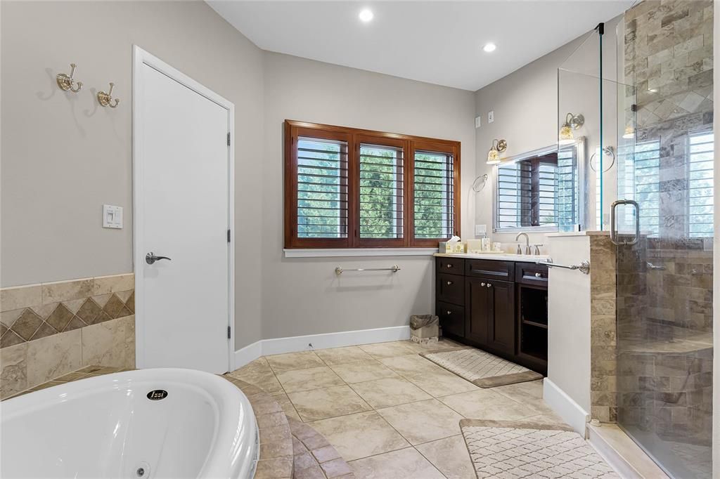 For Sale: $2,900,000 (6 beds, 7 baths, 5422 Square Feet)