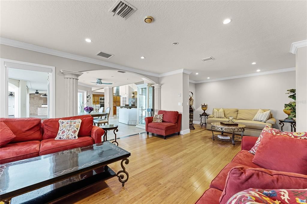 For Sale: $2,900,000 (6 beds, 7 baths, 5422 Square Feet)