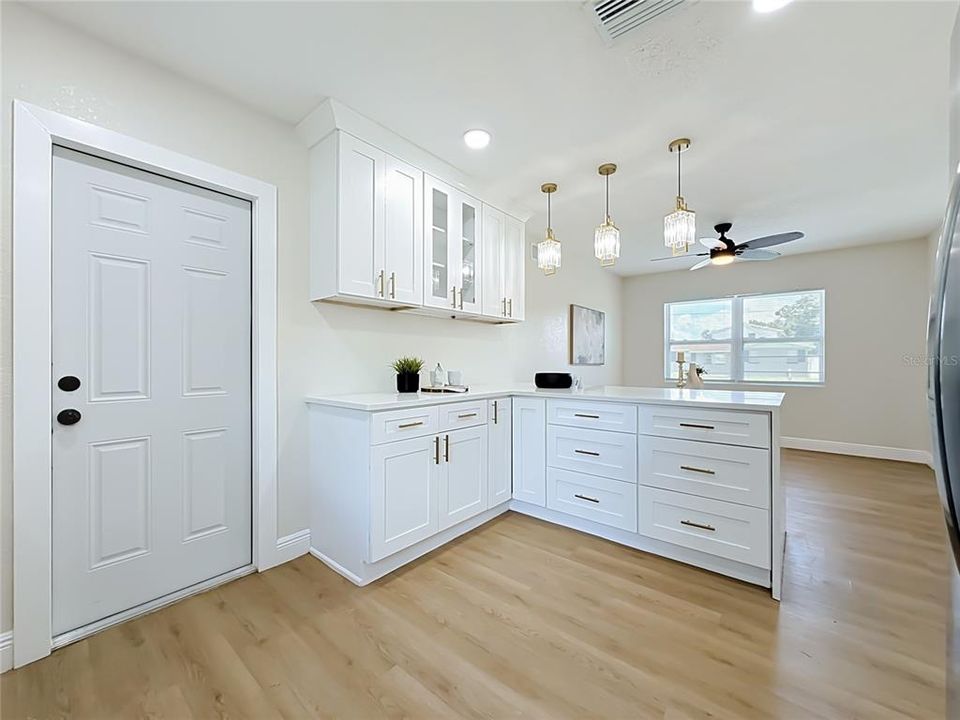 En Venta: $420,000 (3 camas, 2 baños, 1380 Pies cuadrados)