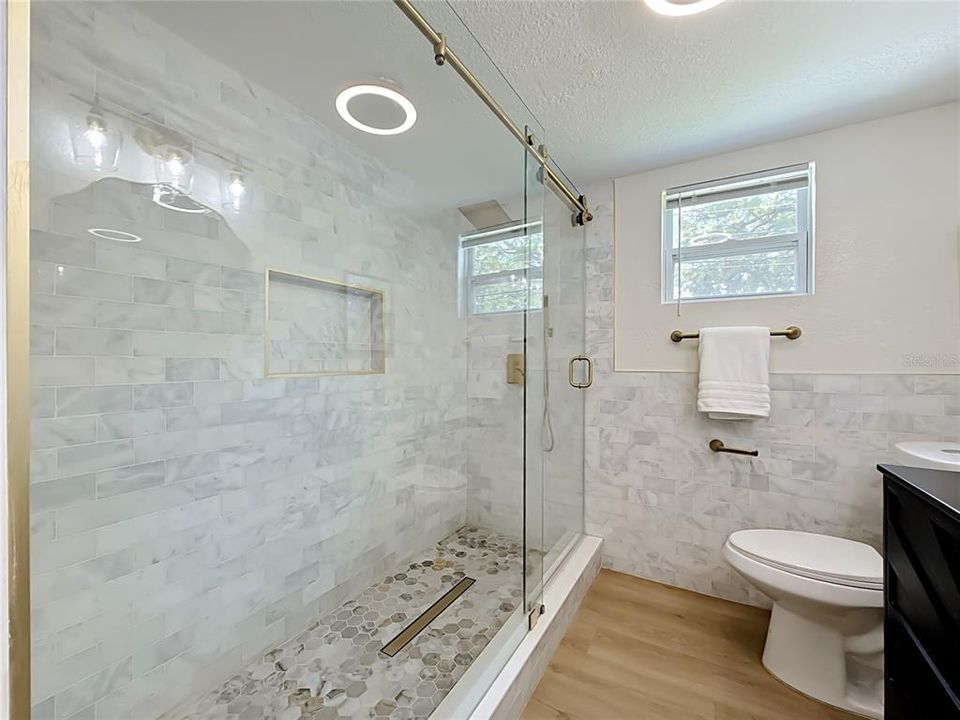 En Venta: $420,000 (3 camas, 2 baños, 1380 Pies cuadrados)