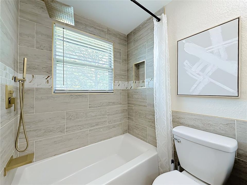 En Venta: $420,000 (3 camas, 2 baños, 1380 Pies cuadrados)