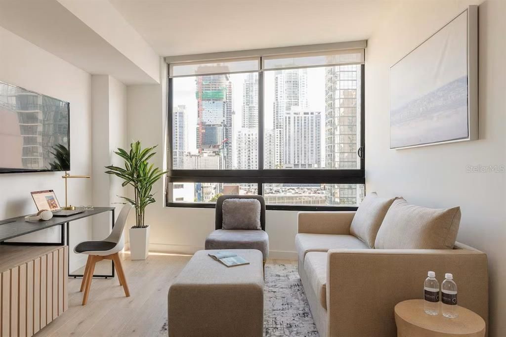 For Sale: $490,000 (1 beds, 1 baths, 530 Square Feet)