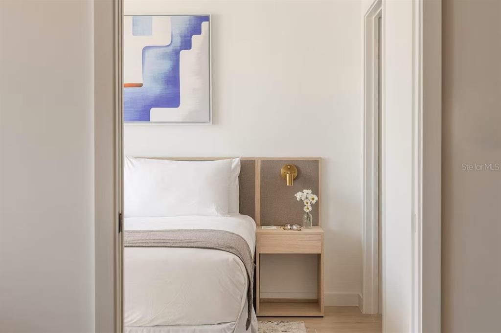 For Sale: $490,000 (1 beds, 1 baths, 530 Square Feet)