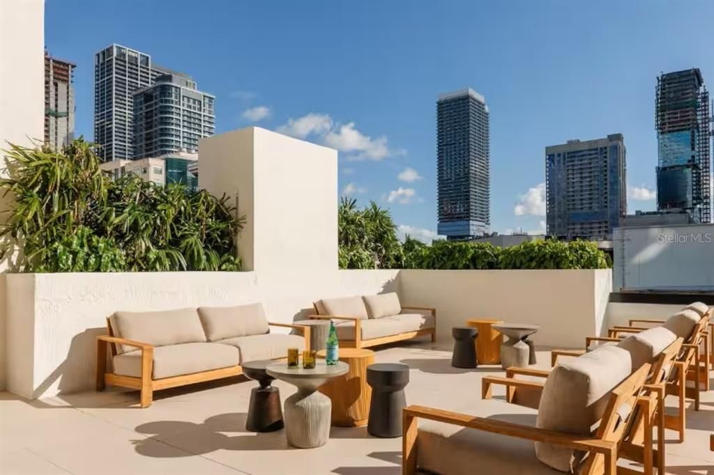 For Sale: $490,000 (1 beds, 1 baths, 530 Square Feet)
