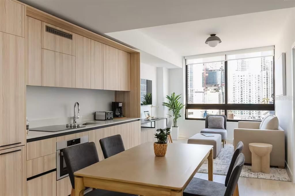 For Sale: $490,000 (1 beds, 1 baths, 530 Square Feet)
