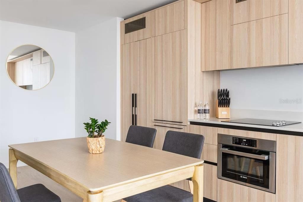 For Sale: $490,000 (1 beds, 1 baths, 530 Square Feet)