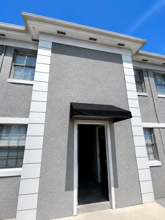 For Sale: $129,900 (2 beds, 1 baths, 992 Square Feet)