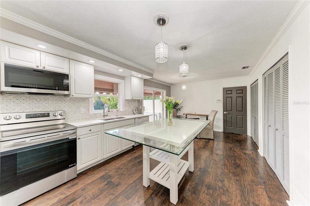 For Sale: $435,000 (3 beds, 2 baths, 1822 Square Feet)
