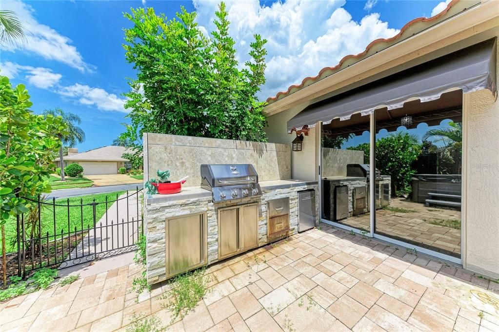 For Sale: $435,000 (3 beds, 2 baths, 1822 Square Feet)