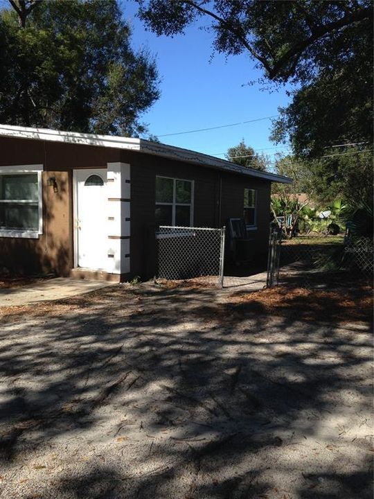 For Rent: $1,550 (2 beds, 1 baths, 726 Square Feet)
