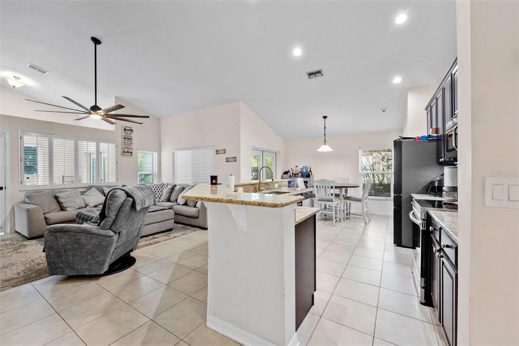 En Venta: $529,990 (3 camas, 2 baños, 1750 Pies cuadrados)