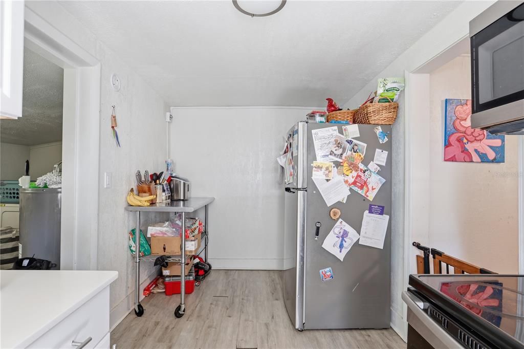 For Sale: $197,500 (2 beds, 1 baths, 972 Square Feet)