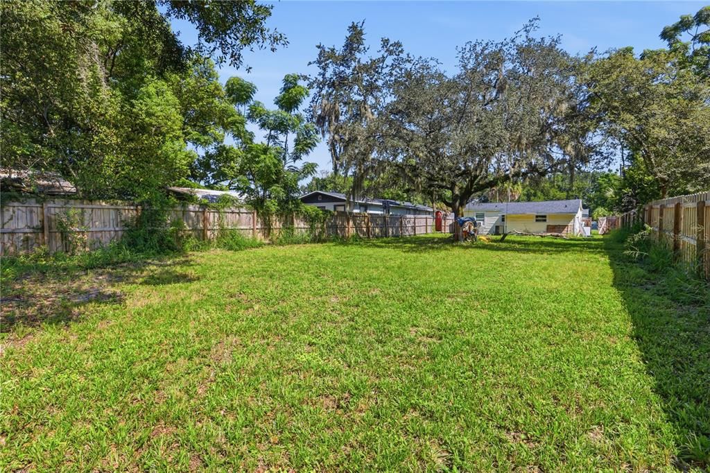 For Sale: $197,500 (2 beds, 1 baths, 972 Square Feet)