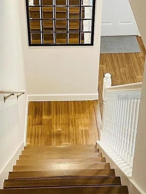 For Rent: $2,350 (3 beds, 2 baths, 1285 Square Feet)