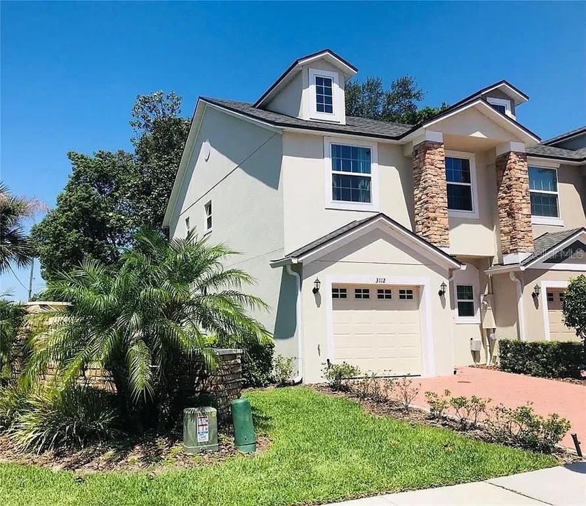 For Rent: $2,350 (3 beds, 2 baths, 1285 Square Feet)