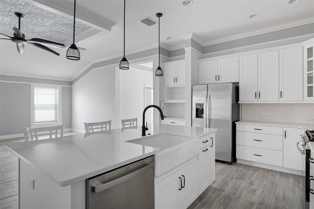 For Sale: $569,000 (3 beds, 2 baths, 1922 Square Feet)