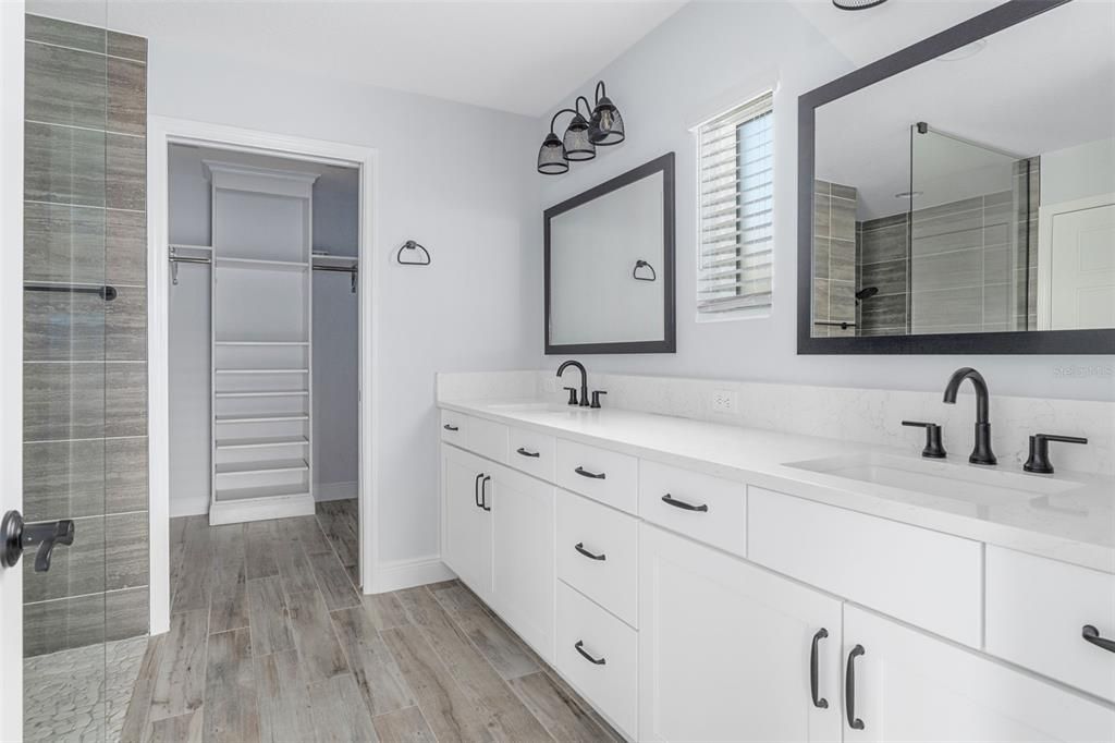For Sale: $569,000 (3 beds, 2 baths, 1922 Square Feet)
